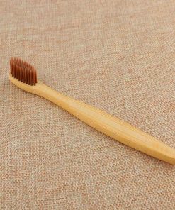 brosse à dents en bois brun
